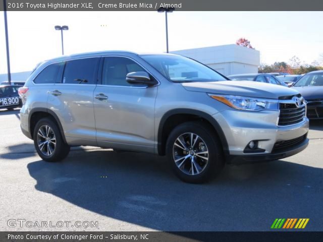 2016 Toyota Highlander XLE in Creme Brulee Mica