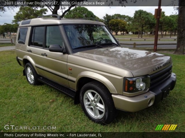 2003 Land Rover Discovery SE7 in White Gold
