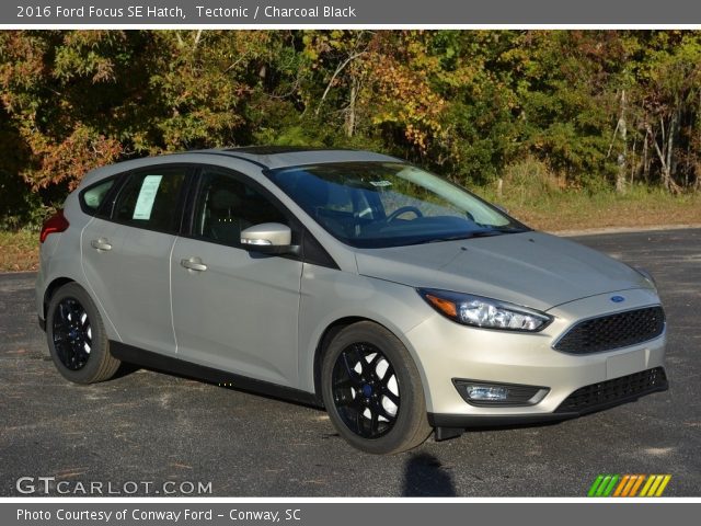 2016 Ford Focus SE Hatch in Tectonic