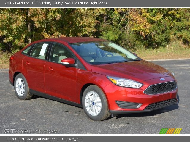 2016 Ford Focus SE Sedan in Ruby Red