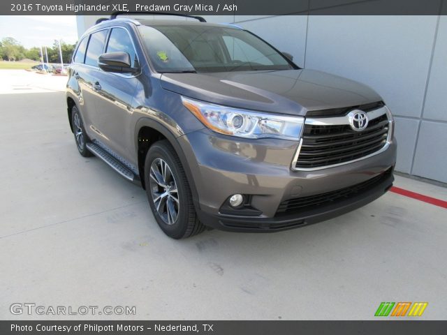 2016 Toyota Highlander XLE in Predawn Gray Mica