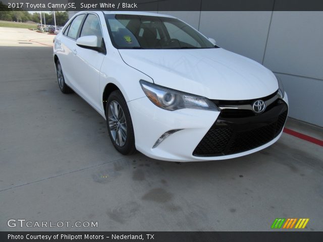 2017 Toyota Camry SE in Super White