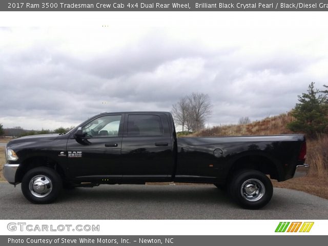 2017 Ram 3500 Tradesman Crew Cab 4x4 Dual Rear Wheel in Brilliant Black Crystal Pearl