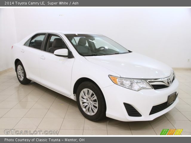 2014 Toyota Camry LE in Super White