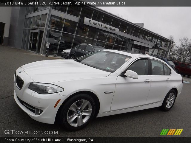 2013 BMW 5 Series 528i xDrive Sedan in Alpine White