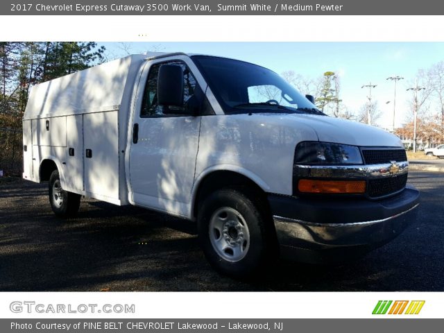 2017 Chevrolet Express Cutaway 3500 Work Van in Summit White