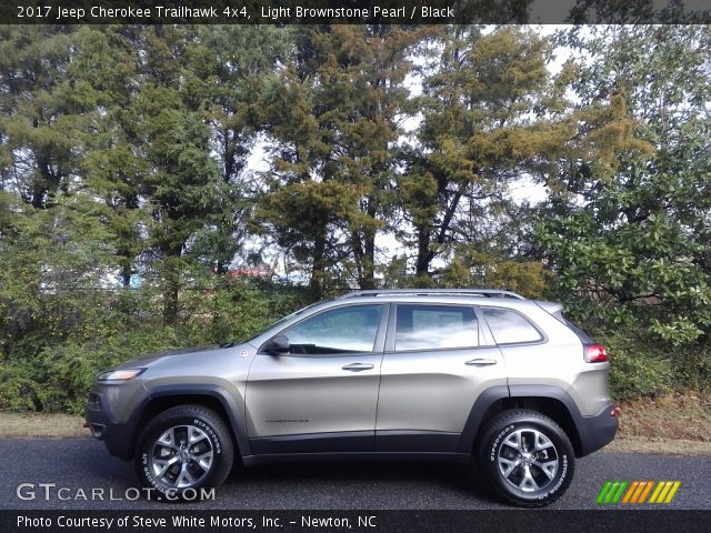 2017 Jeep Cherokee Trailhawk 4x4 in Light Brownstone Pearl