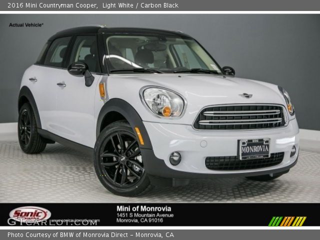 2016 Mini Countryman Cooper in Light White
