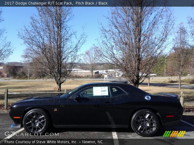2017 Dodge Challenger R/T Scat Pack in Pitch Black