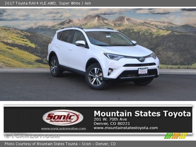 2017 Toyota RAV4 XLE AWD in Super White