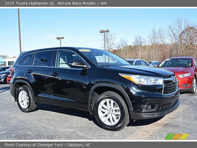 2015 Toyota Highlander LE in Attitude Black Metallic