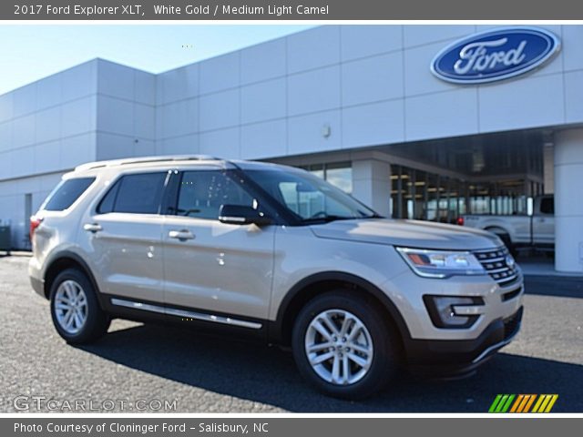 2017 Ford Explorer XLT in White Gold