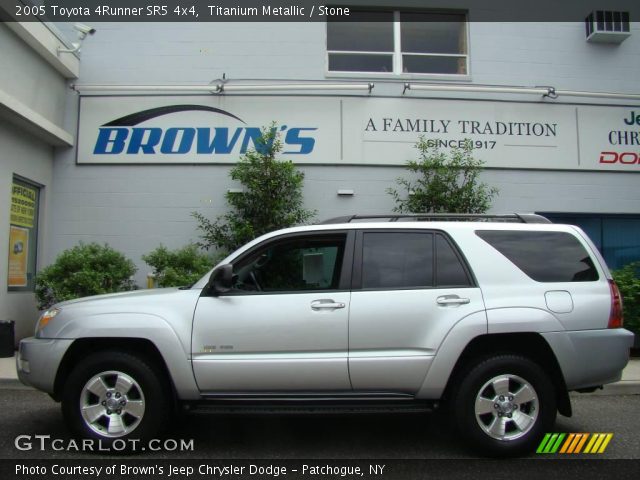 2005 Toyota 4Runner SR5 4x4 in Titanium Metallic