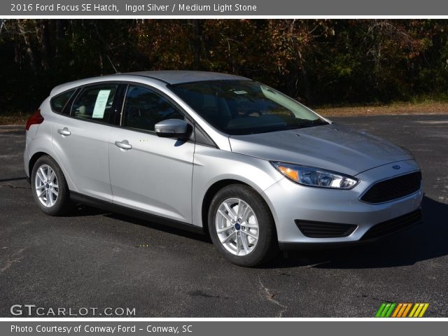 2016 Ford Focus SE Hatch in Ingot Silver