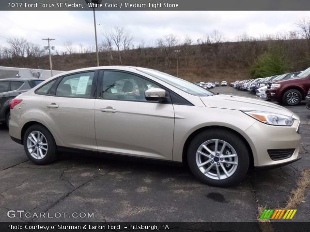 2017 Ford Focus SE Sedan in White Gold