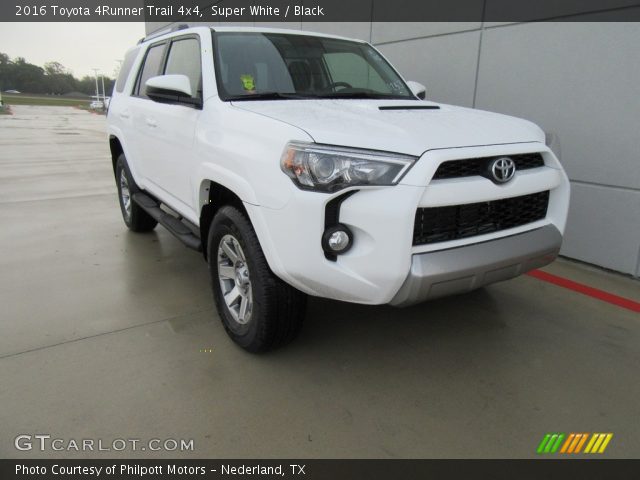 2016 Toyota 4Runner Trail 4x4 in Super White
