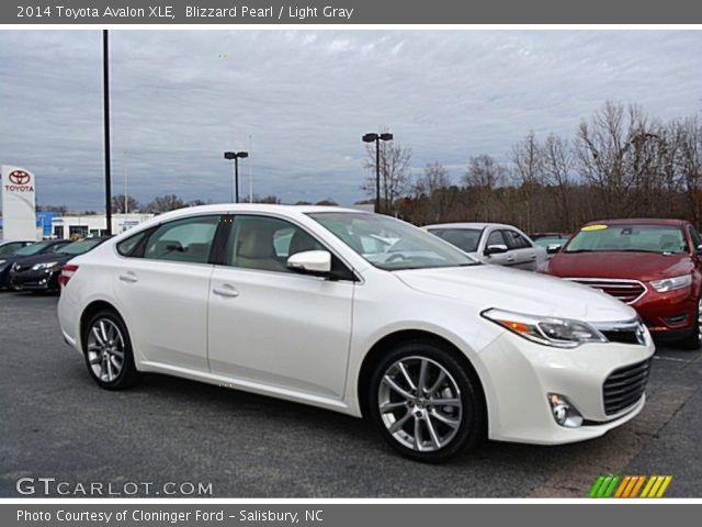 2014 Toyota Avalon XLE in Blizzard Pearl