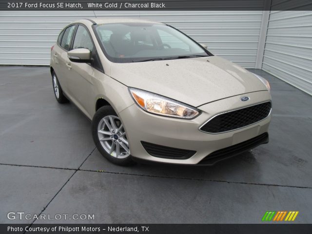 2017 Ford Focus SE Hatch in White Gold