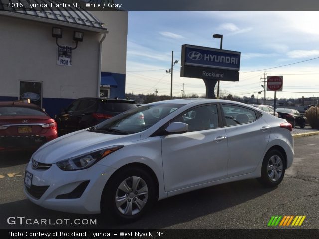 2016 Hyundai Elantra SE in White