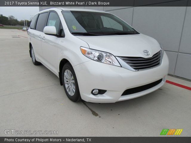 2017 Toyota Sienna XLE in Blizzard White Pearl