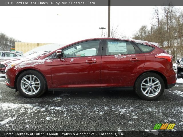 2016 Ford Focus SE Hatch in Ruby Red