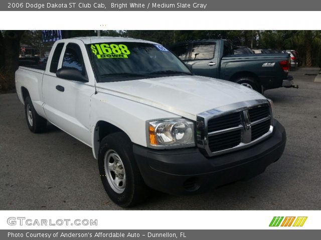 2006 Dodge Dakota ST Club Cab in Bright White