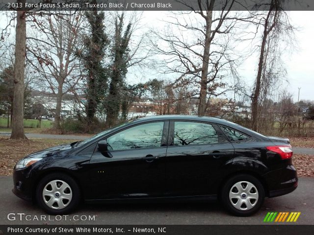 2013 Ford Focus S Sedan in Tuxedo Black