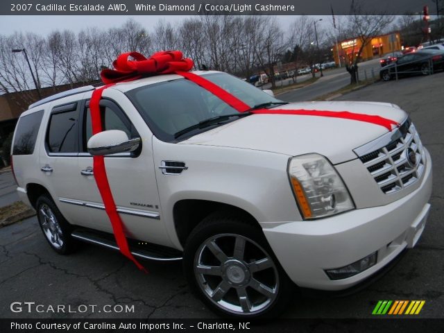 2007 Cadillac Escalade AWD in White Diamond