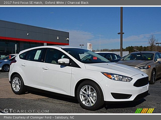 2017 Ford Focus SE Hatch in Oxford White