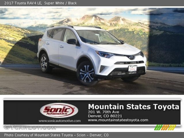2017 Toyota RAV4 LE in Super White