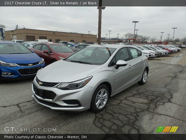 2017 Chevrolet Cruze LT in Silver Ice Metallic