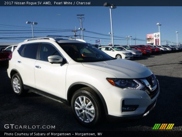 2017 Nissan Rogue SV AWD in Pearl White