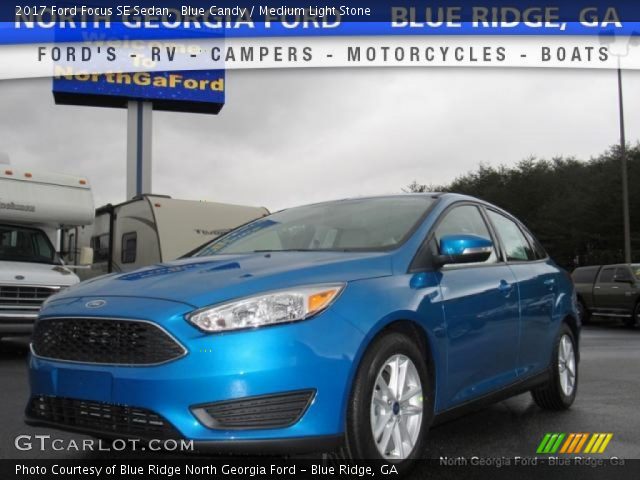 2017 Ford Focus SE Sedan in Blue Candy