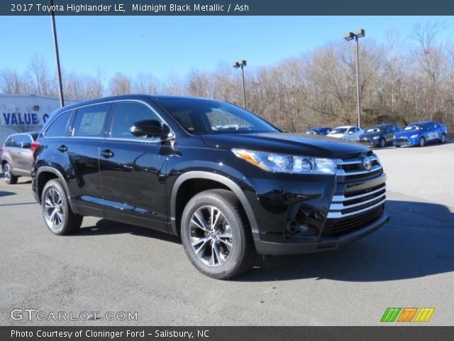2017 Toyota Highlander LE in Midnight Black Metallic