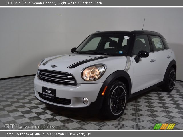 2016 Mini Countryman Cooper in Light White