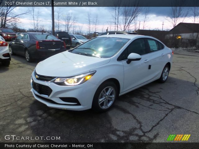2017 Chevrolet Cruze LT in Summit White