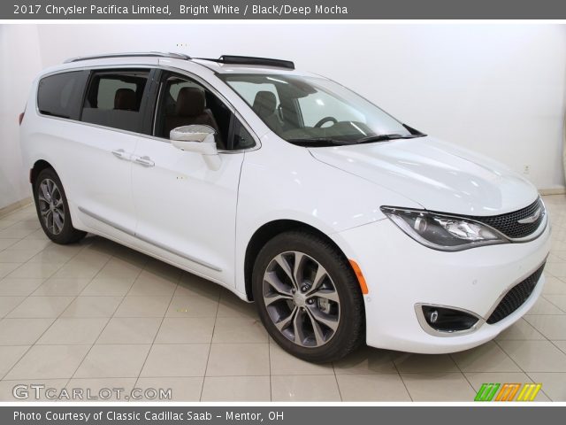 2017 Chrysler Pacifica Limited in Bright White