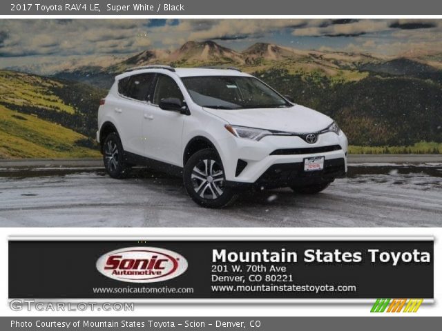 2017 Toyota RAV4 LE in Super White