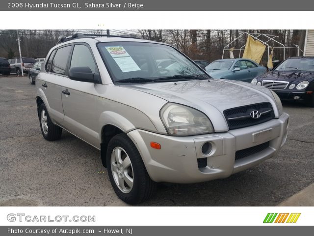 2006 Hyundai Tucson GL in Sahara Silver