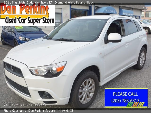2011 Mitsubishi Outlander Sport ES in Diamond White Pearl