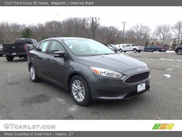 2017 Ford Focus SE Sedan in Magnetic