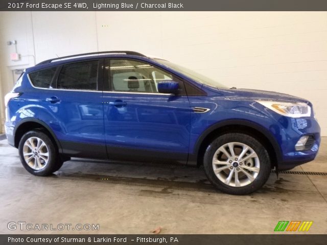 2017 Ford Escape SE 4WD in Lightning Blue
