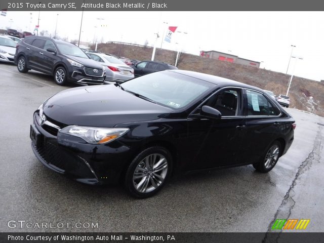 2015 Toyota Camry SE in Attitude Black Metallic