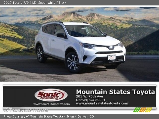 2017 Toyota RAV4 LE in Super White