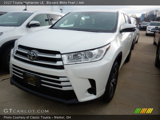 2017 Toyota Highlander LE in Blizzard White Pearl