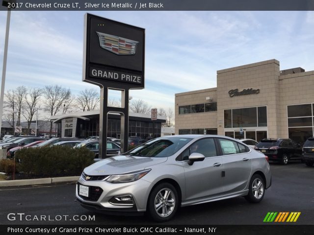 2017 Chevrolet Cruze LT in Silver Ice Metallic