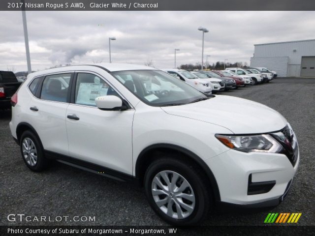 2017 Nissan Rogue S AWD in Glacier White