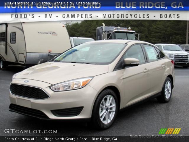 2017 Ford Focus SE Sedan in White Gold
