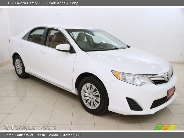 2014 Toyota Camry LE in Super White