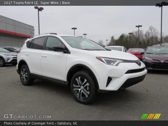 2017 Toyota RAV4 LE in Super White